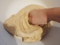 kneas.jpg