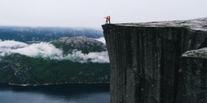 cliff-700678060.jpg